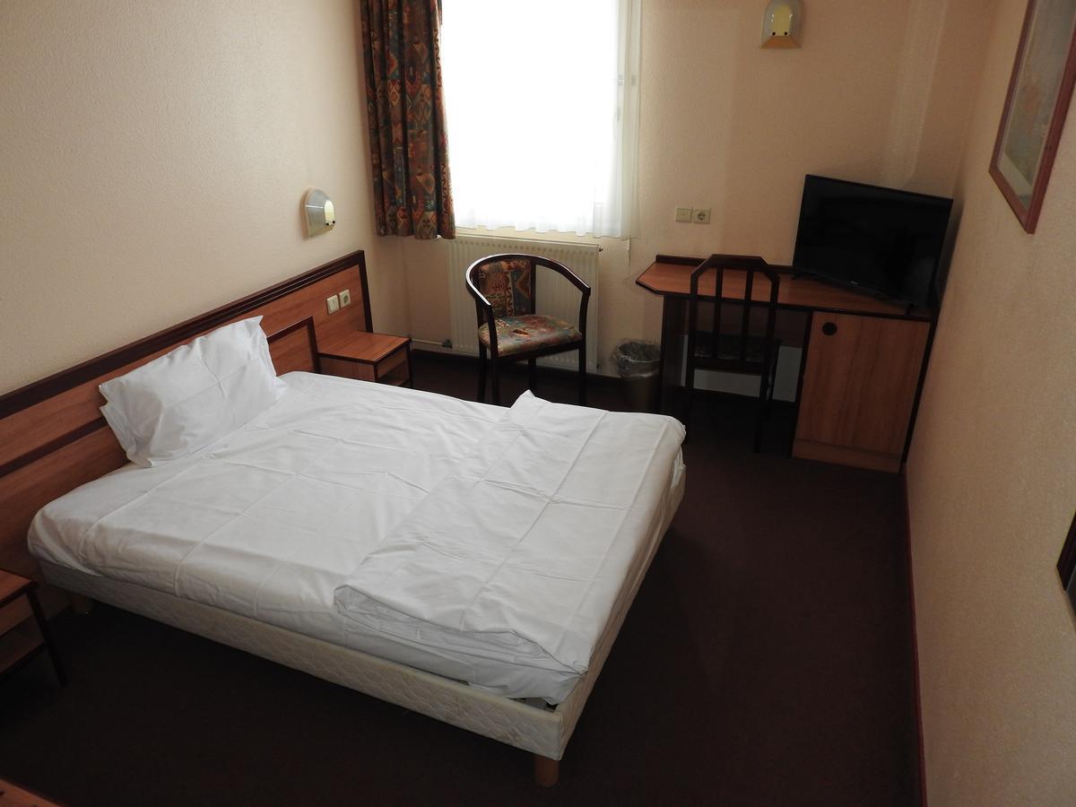 Hotel Anhalt Brehna Екстериор снимка